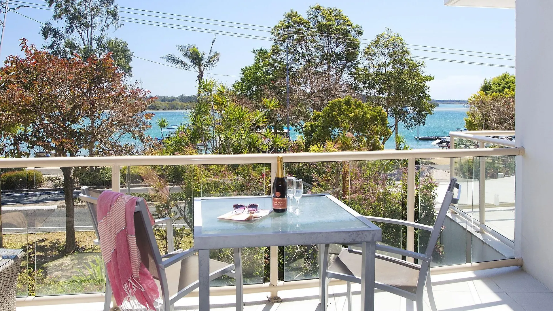 **** Aparthotel Offshore Noosa Resort Noosaville Australia